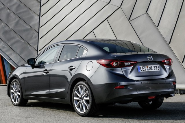 Mazda 3 / Axela Sedan foto 14
