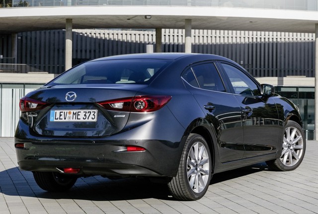 Mazda 3 / Axela Sedan foto 17