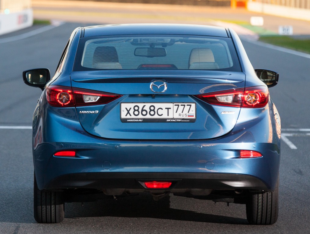 Mazda 3 / Axela Sedan photo 23