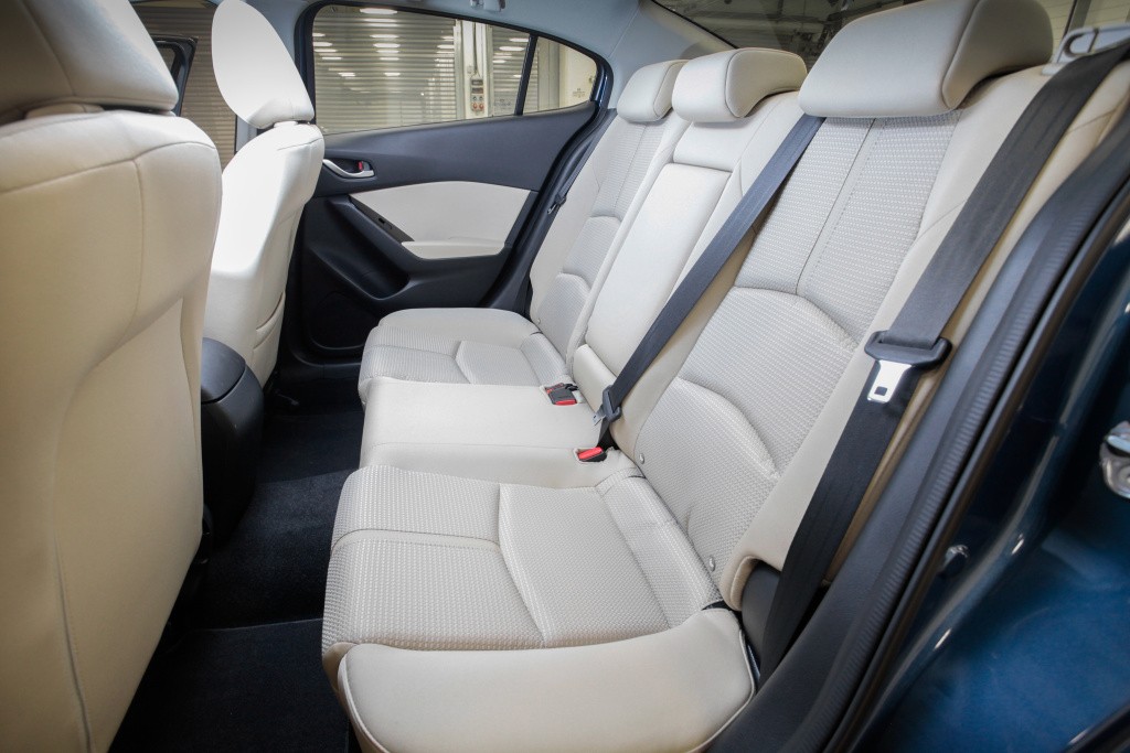 Mazda 3 / Axela Sedan photo 28