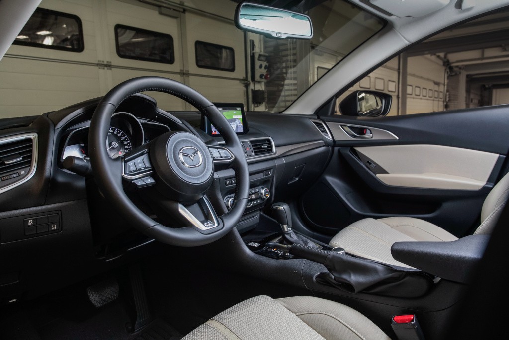 Mazda 3 / Axela Sedan photo 29