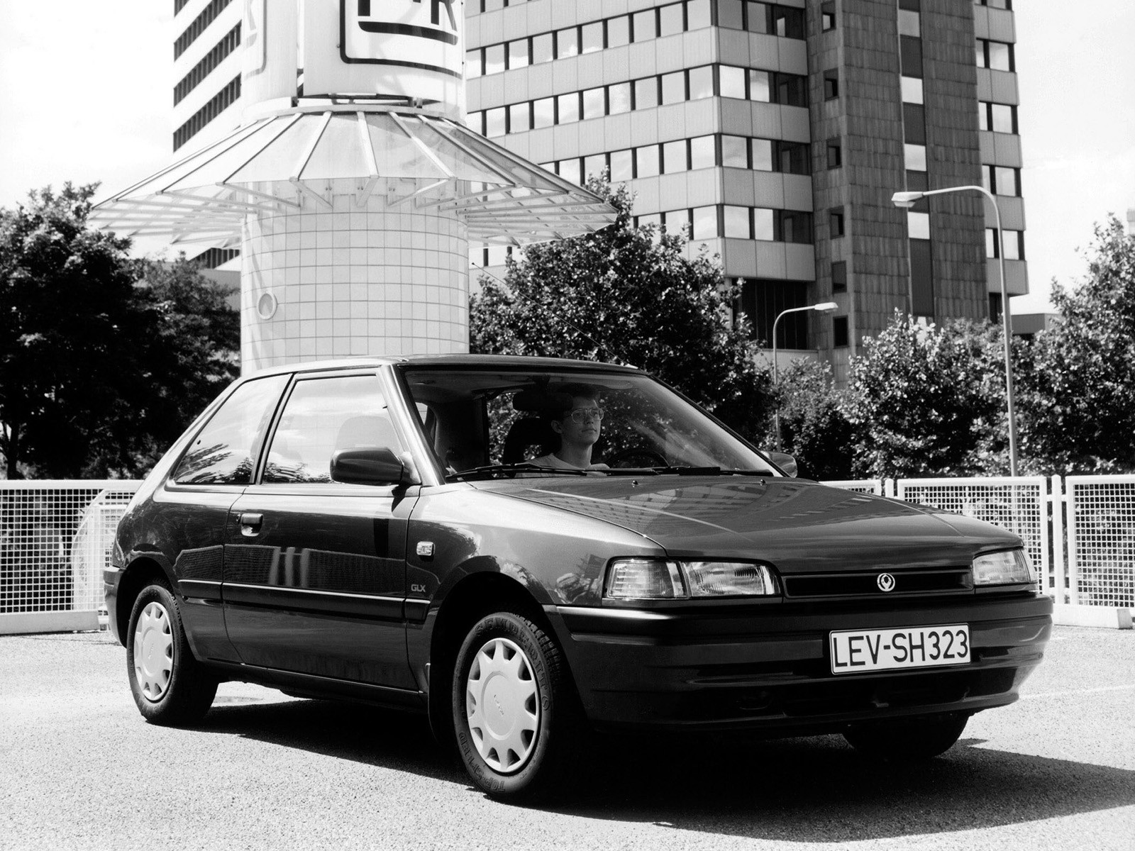 Mazda 323 Hatchback photo 5