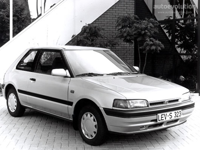 Mazda 323 Hatchback foto 1