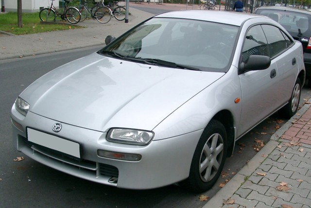 Mazda 323 Hatchback foto 5