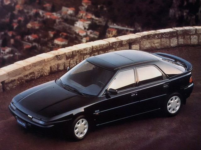 Mazda 323 Sedan photo 9