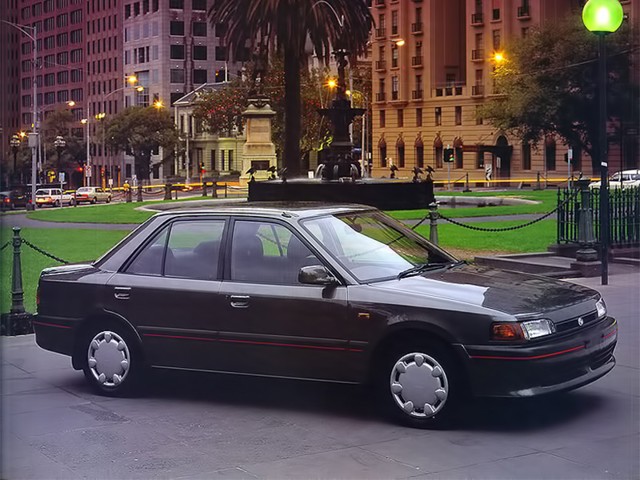 Mazda 323 Sedan photo 2
