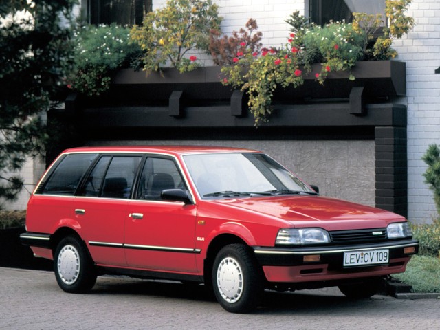 Mazda 323 Station Wagon foto 1