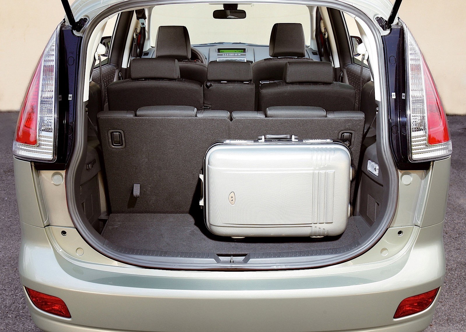 Mazda 5 / Premacy photo 48