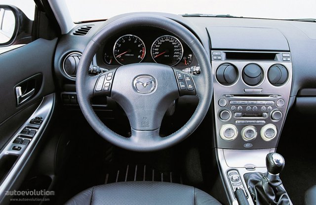 Mazda 6 / Atenza Hatchback photo 29