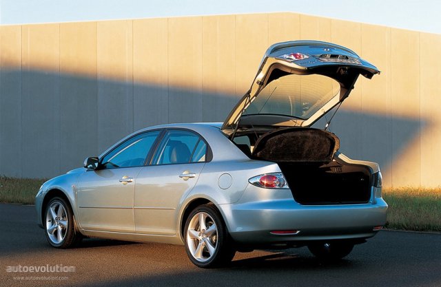 Mazda 6 / Atenza Hatchback photo 6