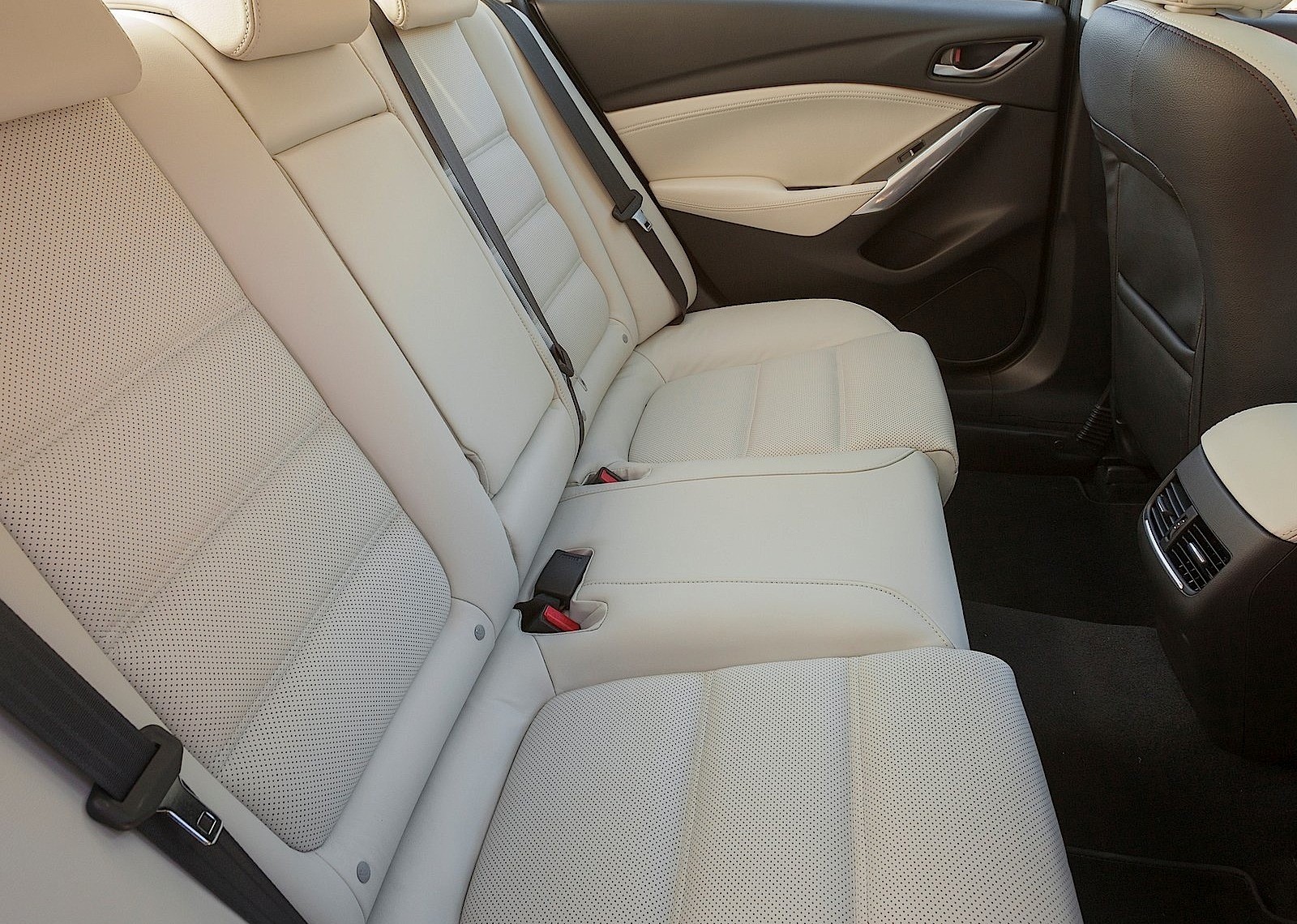 Mazda 6 / Atenza Sedan photo 60