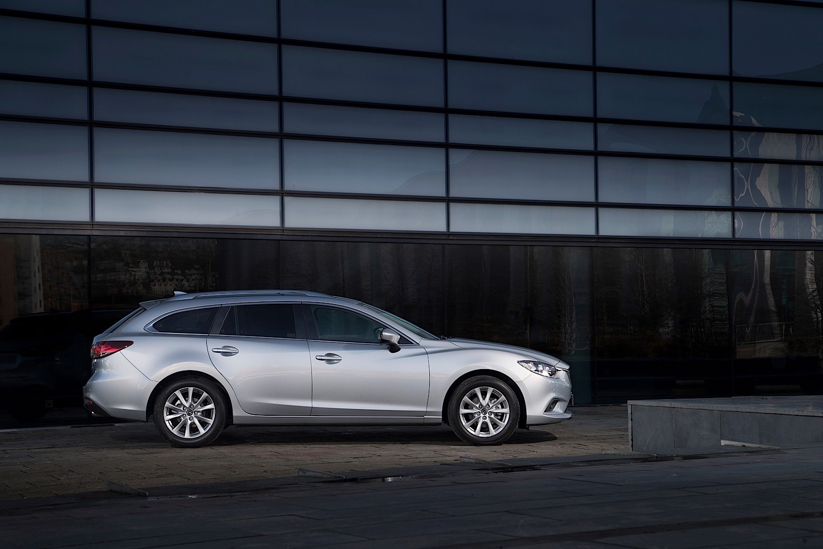 Mazda 6 / Atenza Wagon photo 13