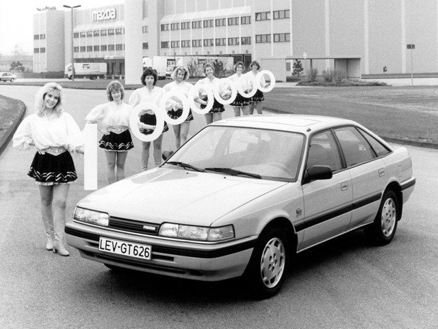 Mazda 626 Hatchback Foto 5