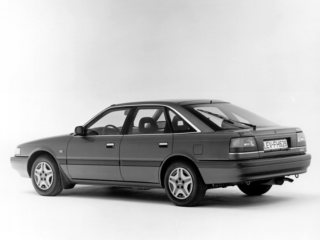 Mazda 626 Hatchback photo 7