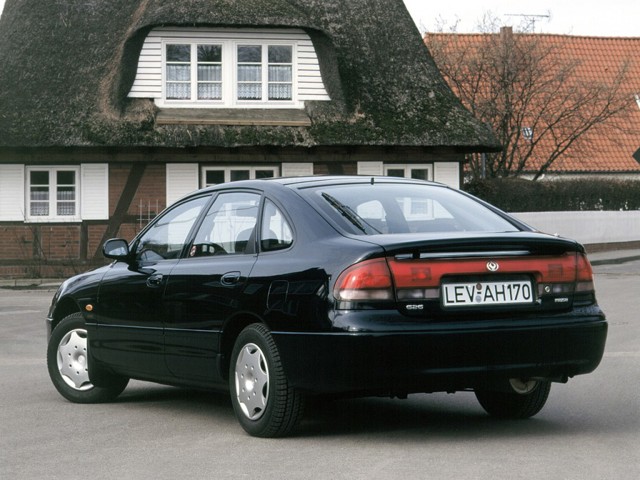 Mazda 626 Hatchback Foto 3