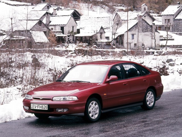 Mazda 626 Hatchback Foto 4
