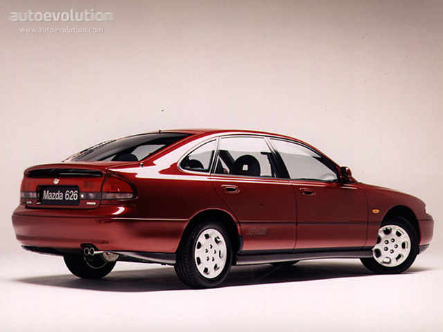 Mazda 626 Hatchback Foto 1