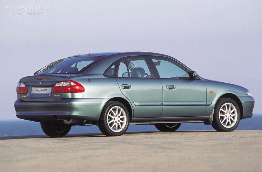 Mazda 626 Hatchback photo 3