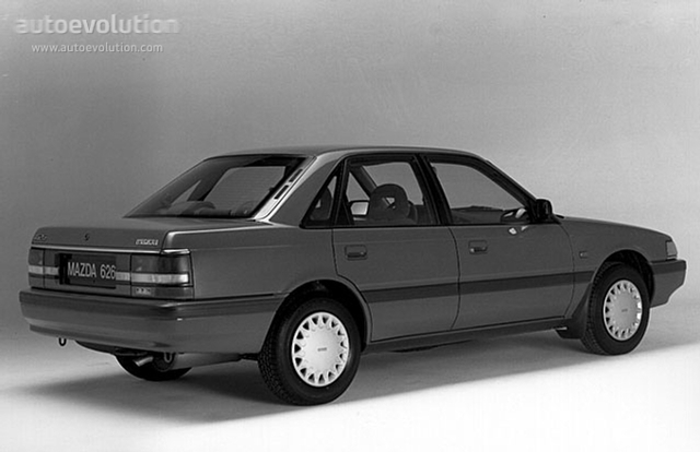 Mazda 626 Sedan photo 1