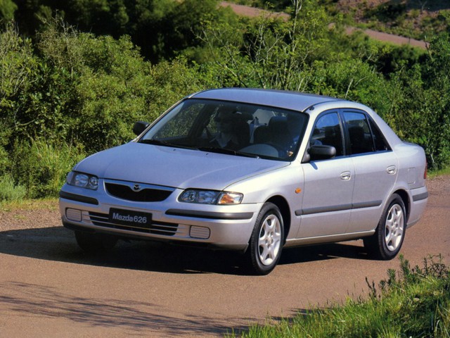 Mazda 626 Sedan Foto 10