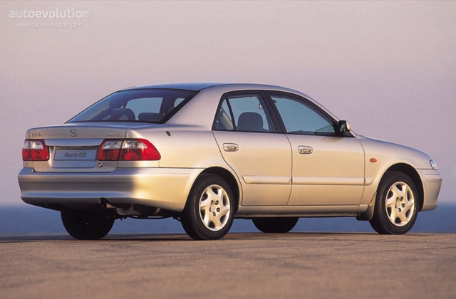 Mazda 626 Sedan Foto 4