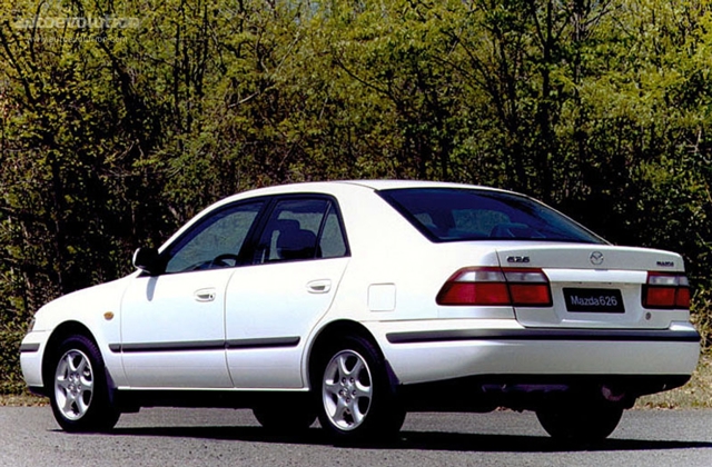Mazda 626 Sedan Foto 5