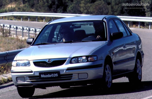 Mazda 626 Sedan Foto 2