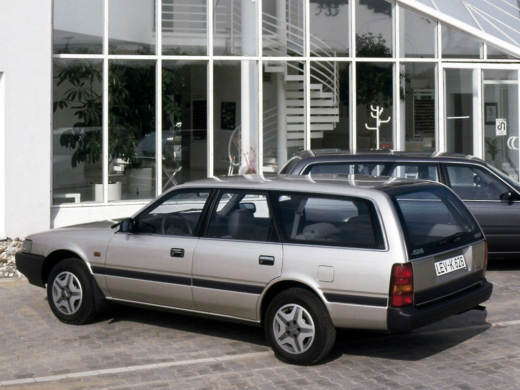 Mazda 626 Station Wagon photo 7