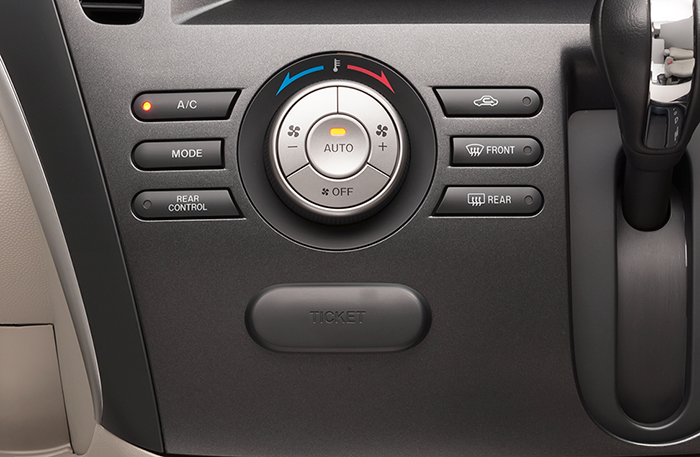 Mazda Biante photo 36