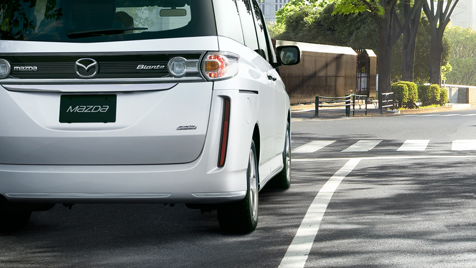 Mazda Biante photo 20