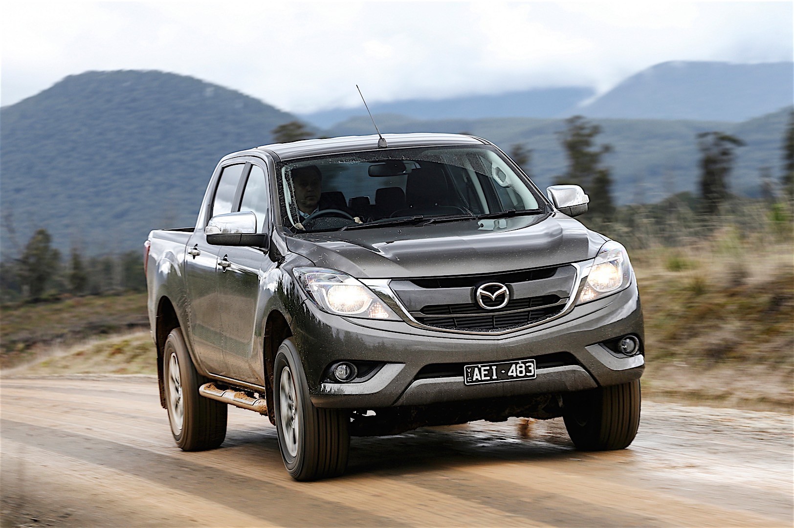 Mazda Bt-50 photo 2