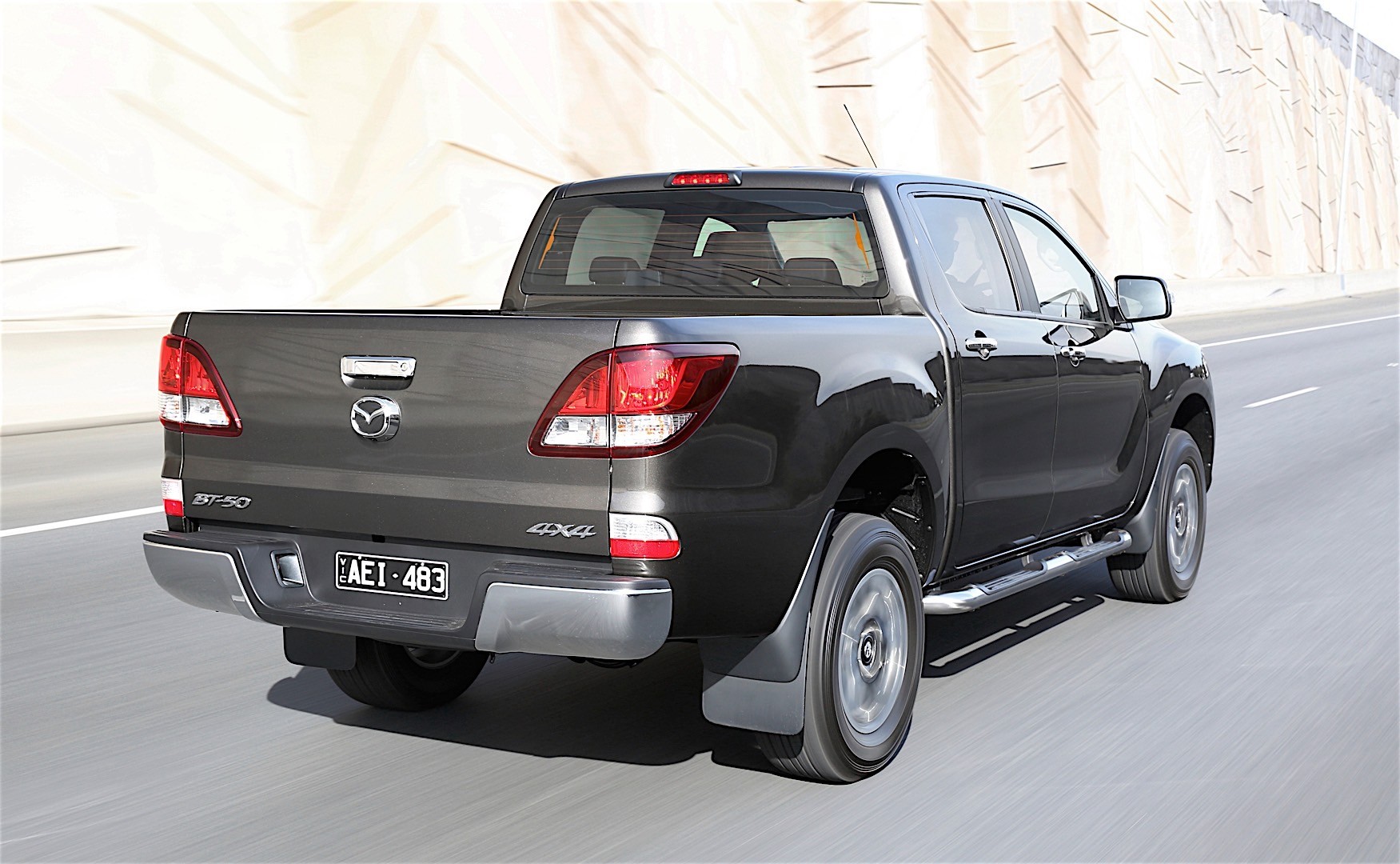 Mazda Bt-50 photo 3