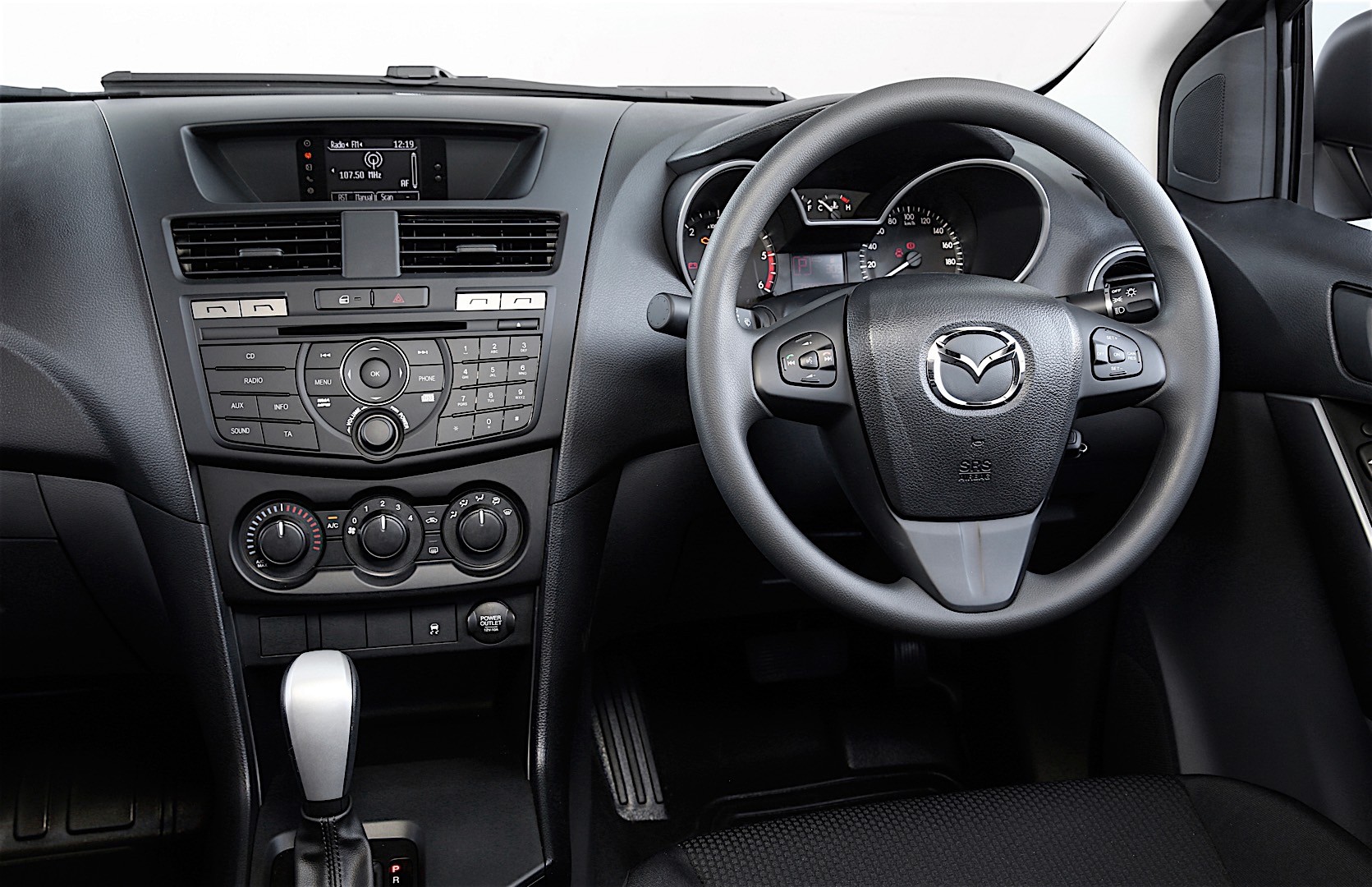 Mazda Bt-50 photo 52