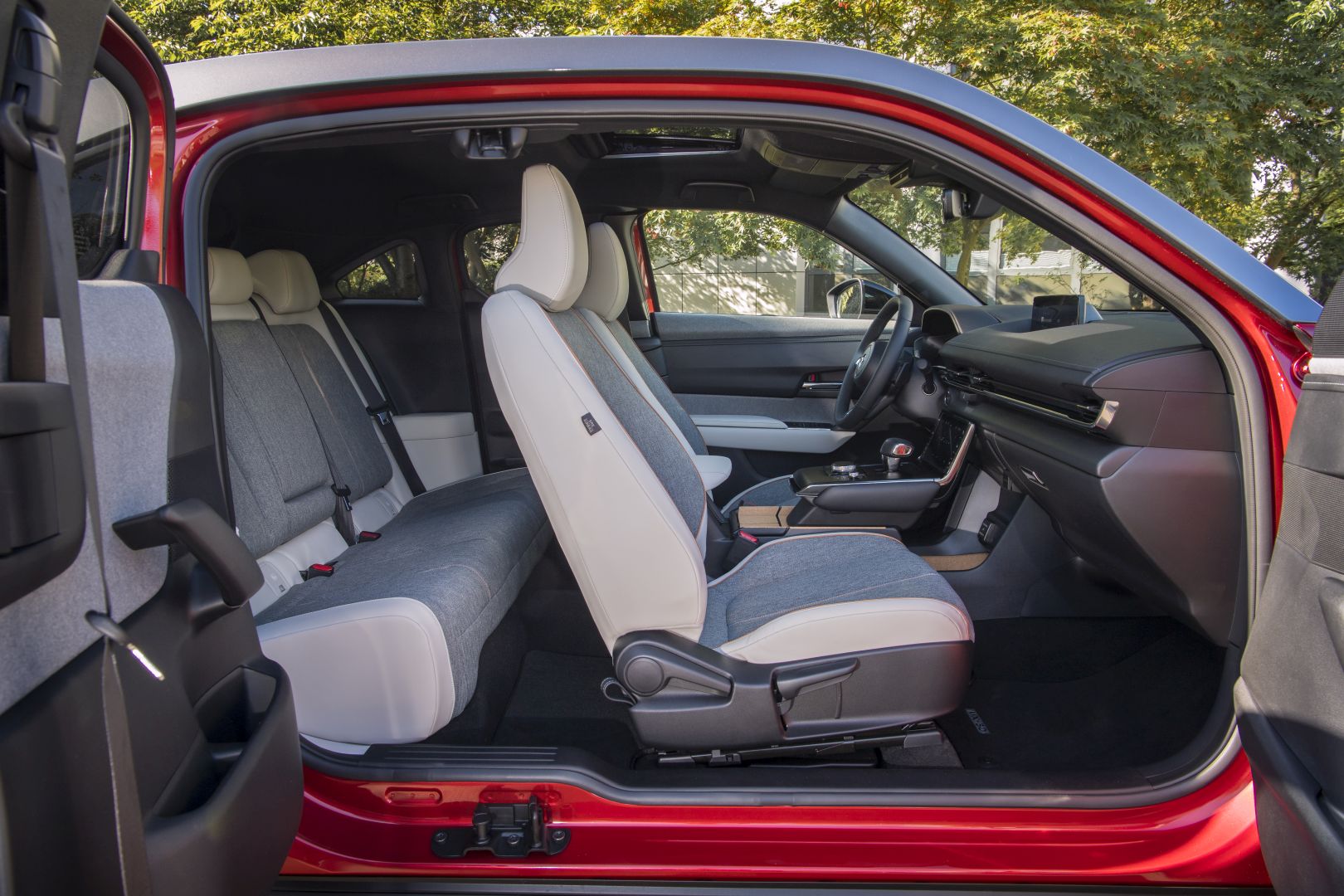 Mazda Mx-30 photo 135