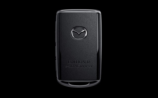 Mazda Mx-30 photo 3