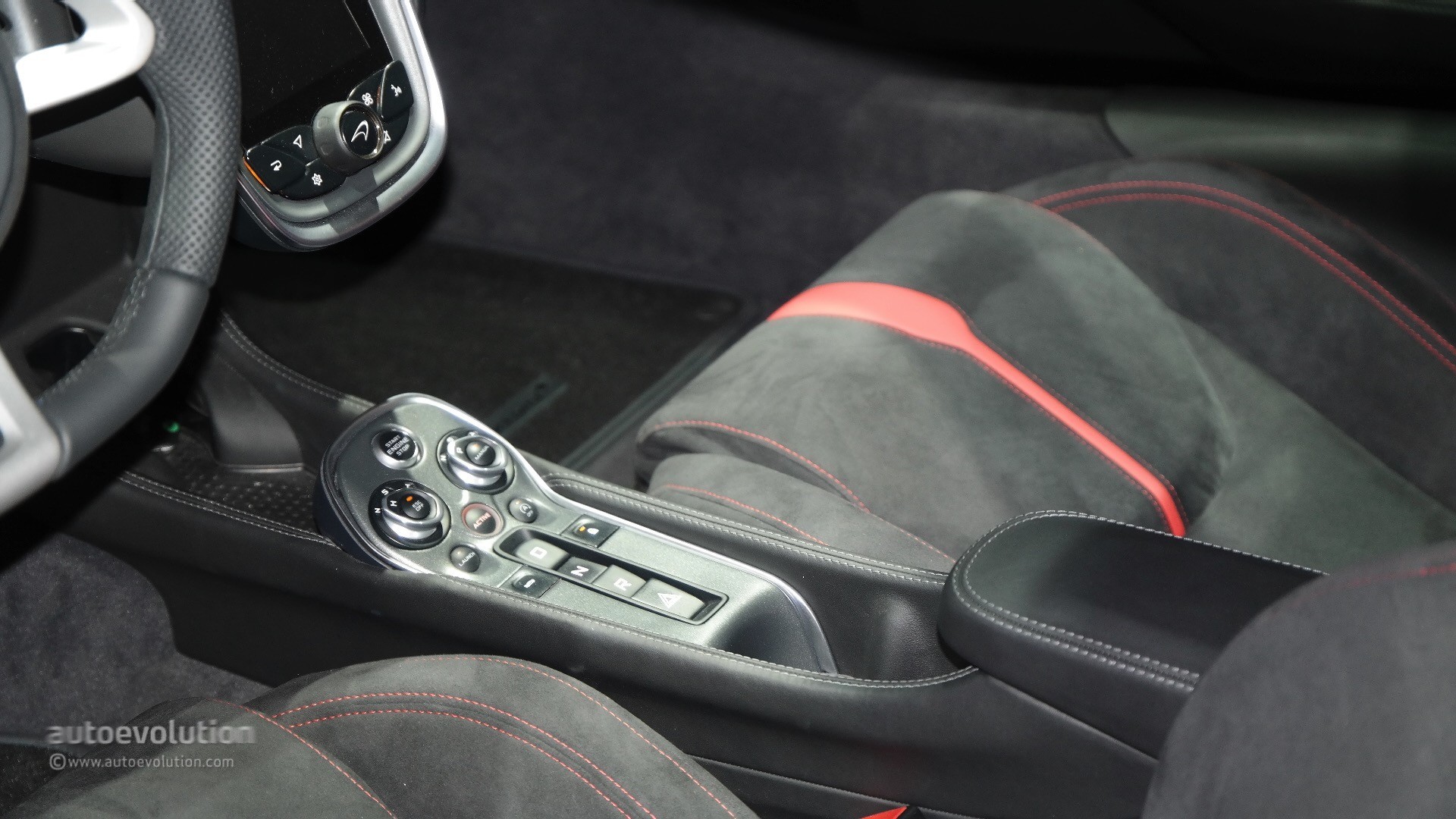 Mclaren 540C photo 11