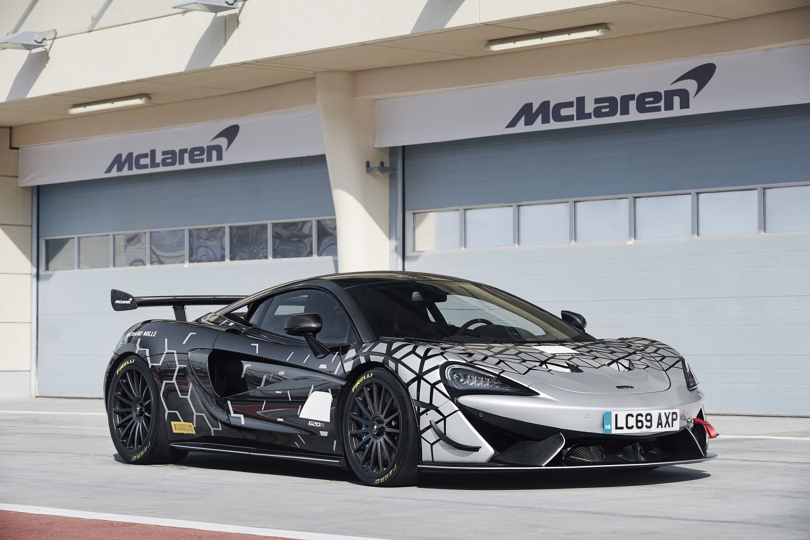 Mclaren 620R photo 5