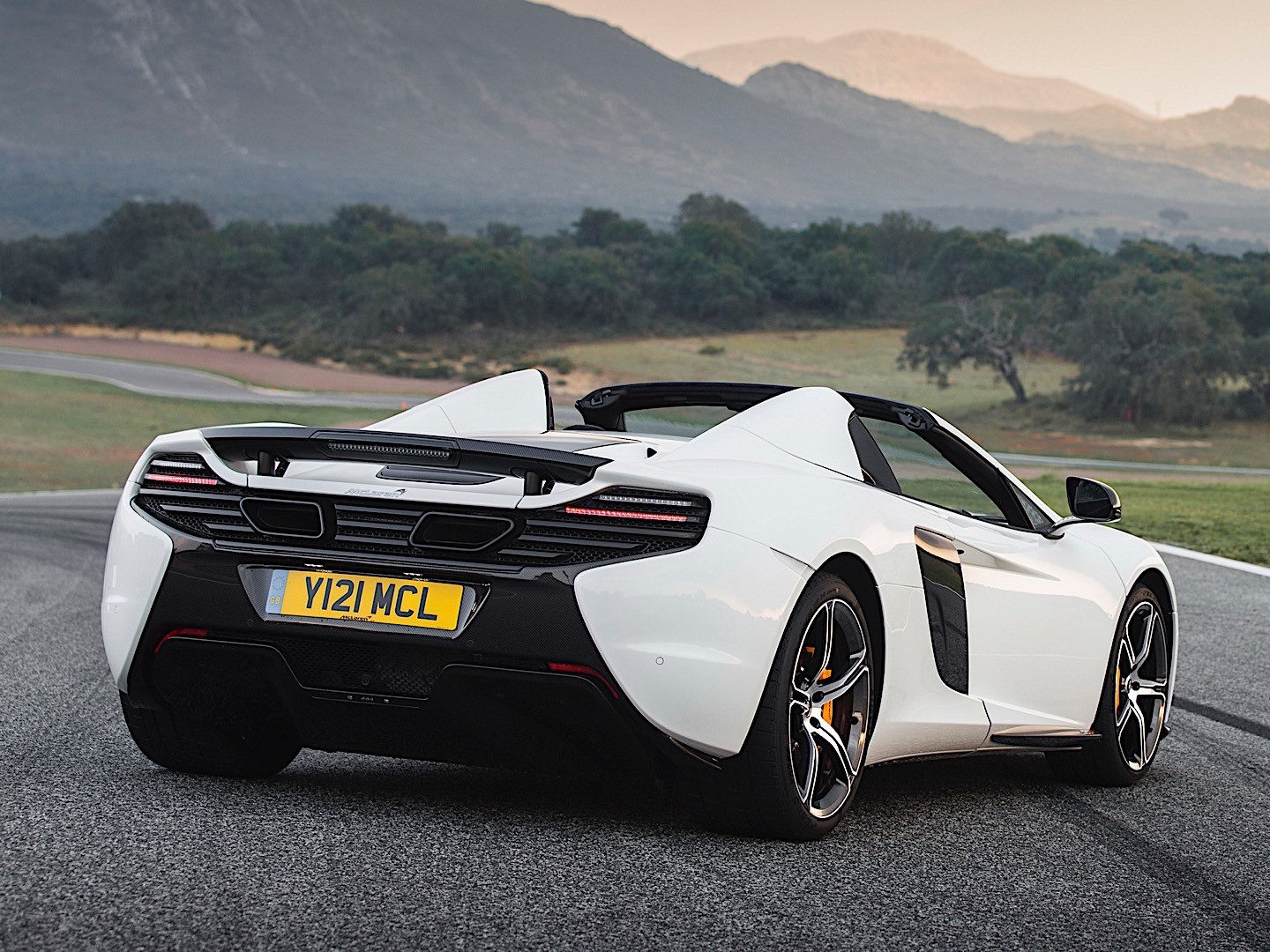Mclaren 650S Spider photo 34
