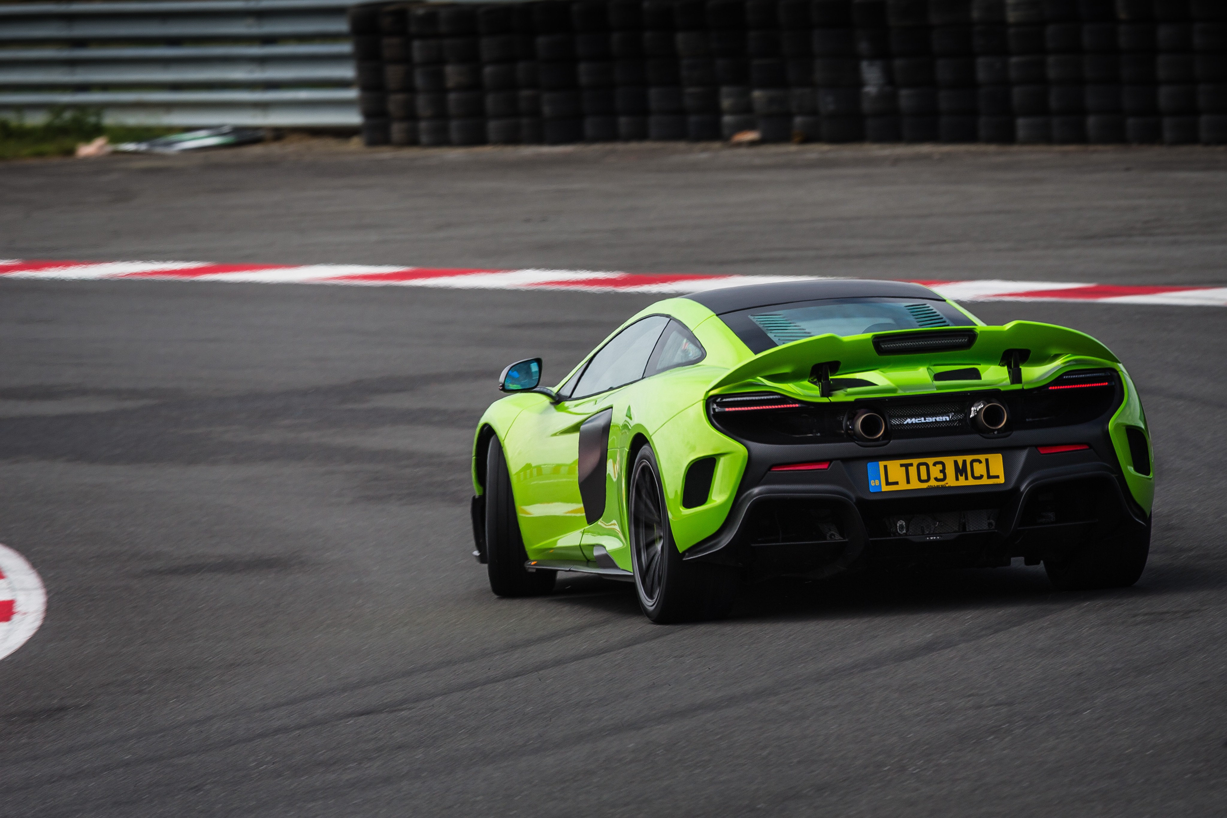 Mclaren 675Lt photo 10