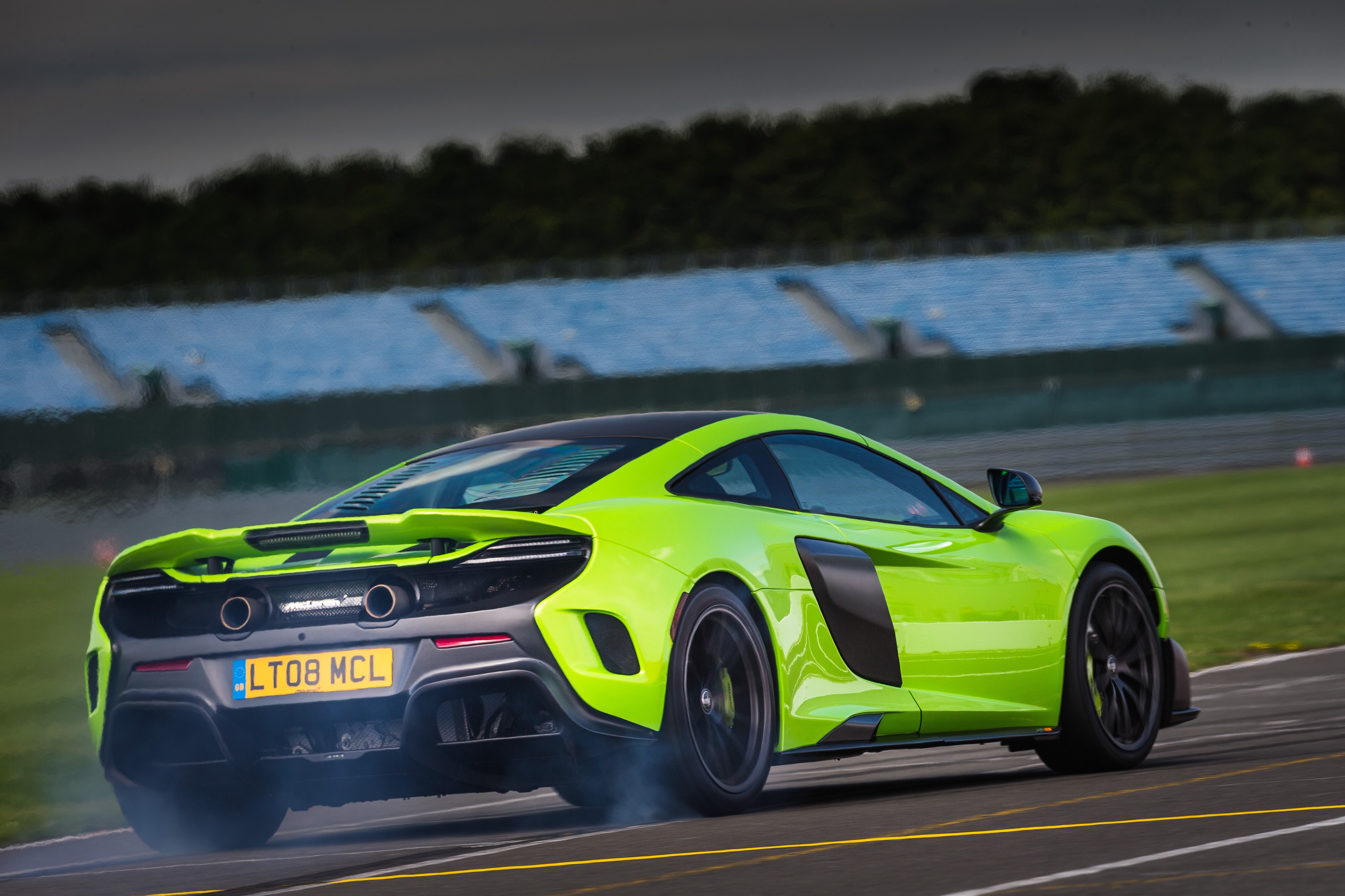 Mclaren 675Lt photo 11