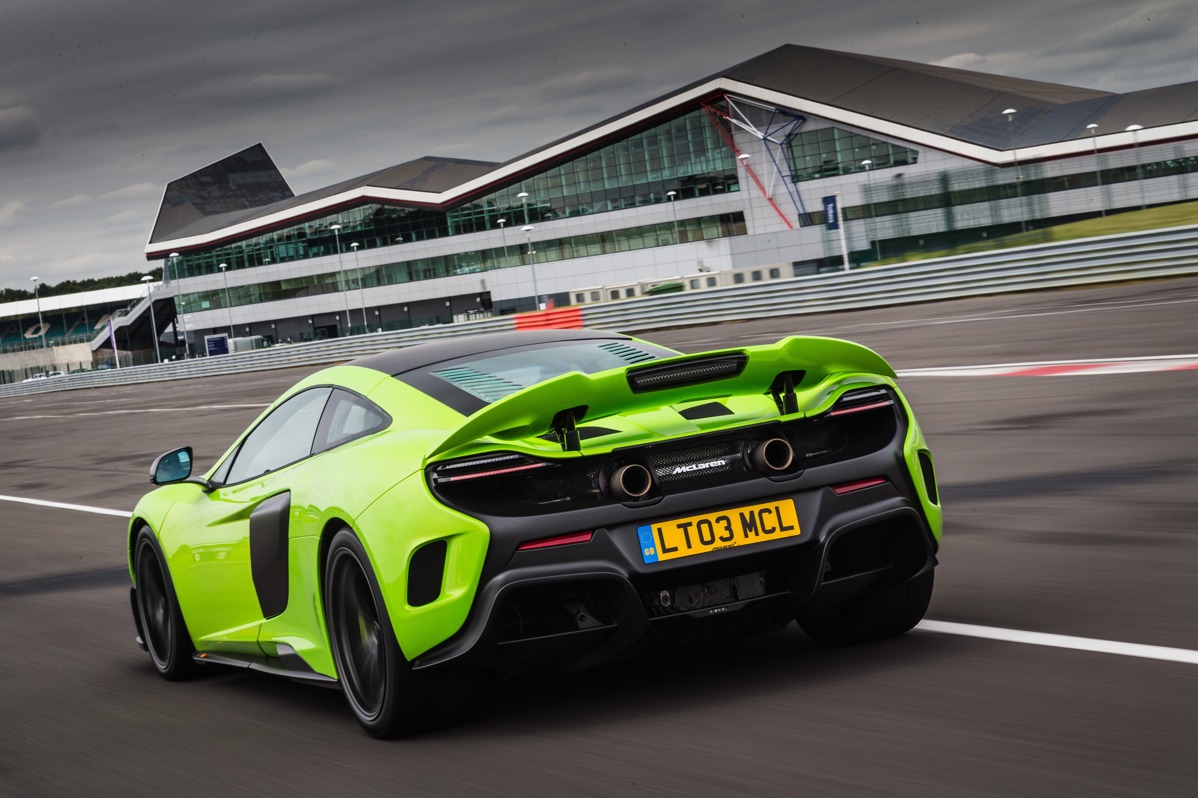 Mclaren 675Lt photo 12