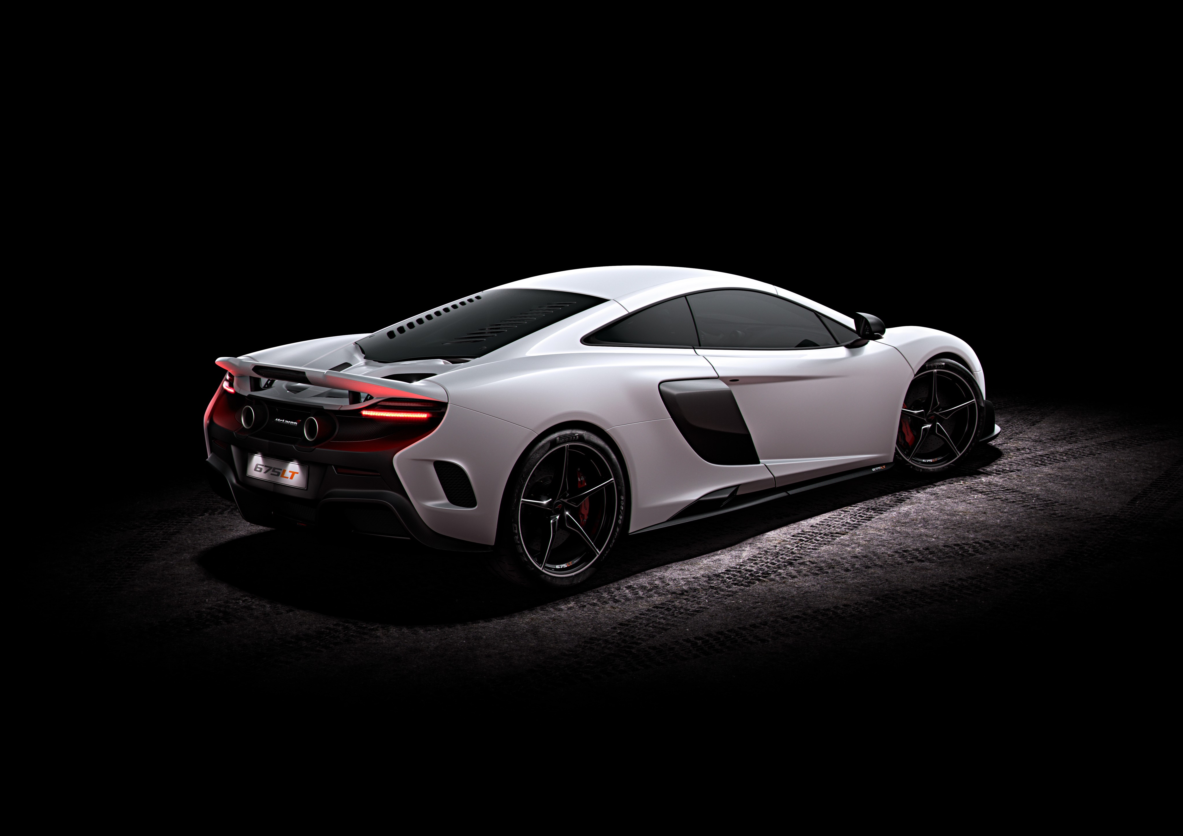 Mclaren 675Lt photo 16
