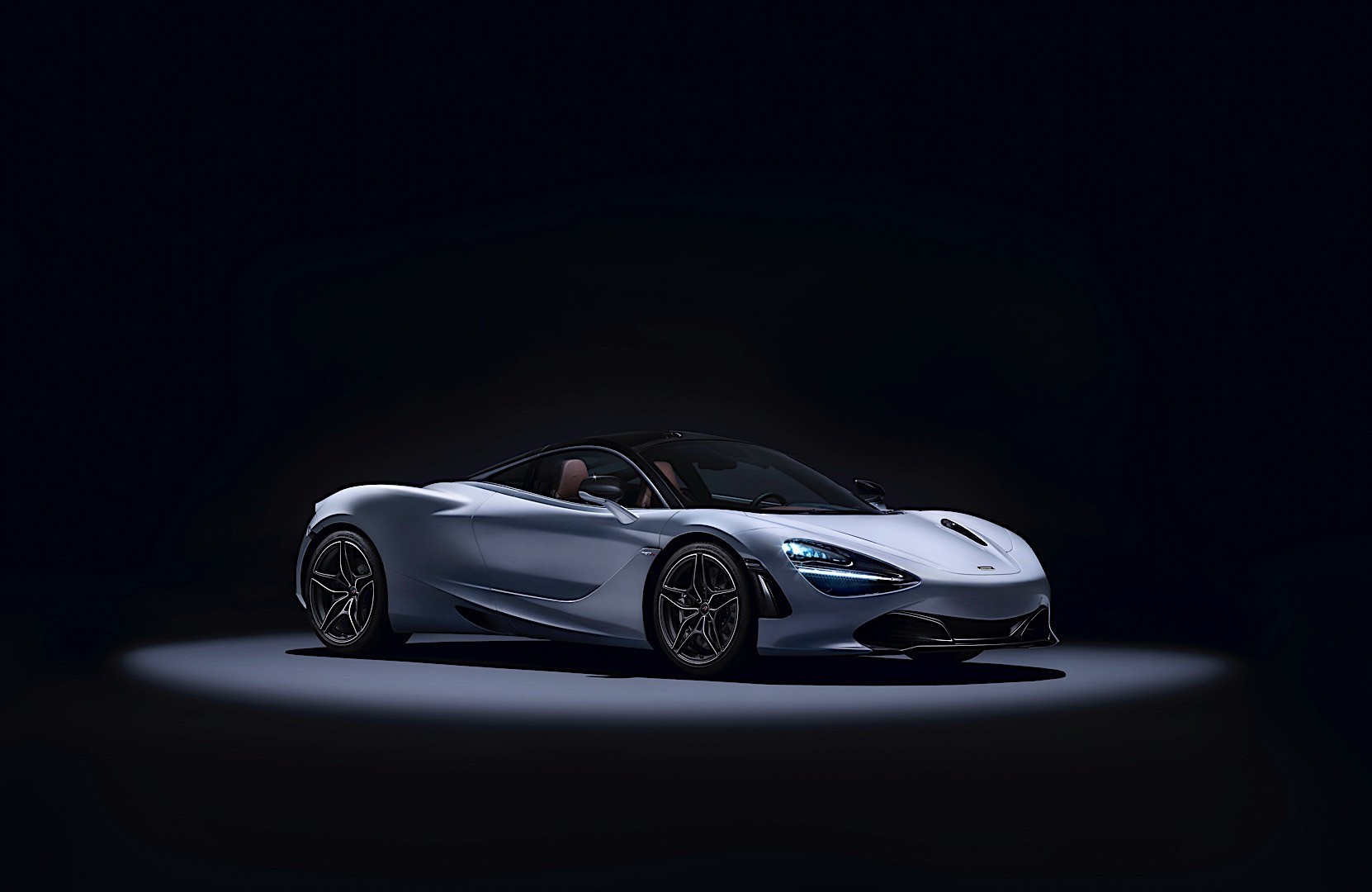 Mclaren 720S photo 2