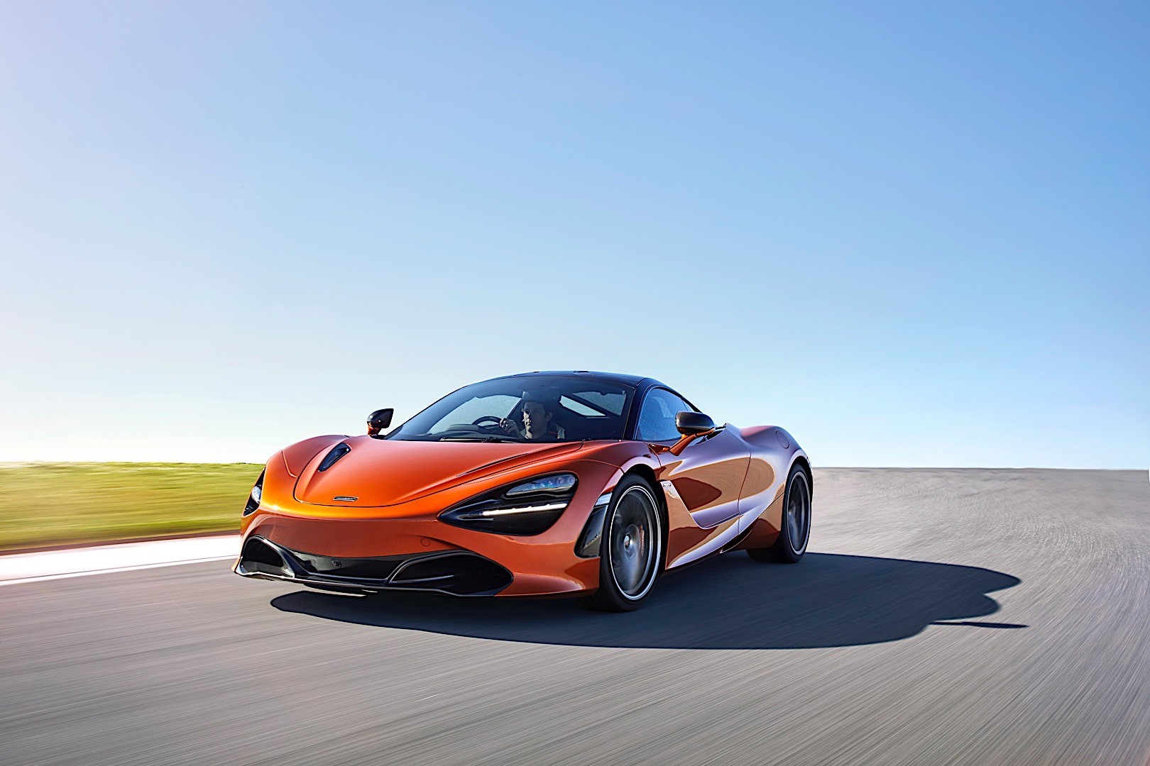 Mclaren 720S photo 3