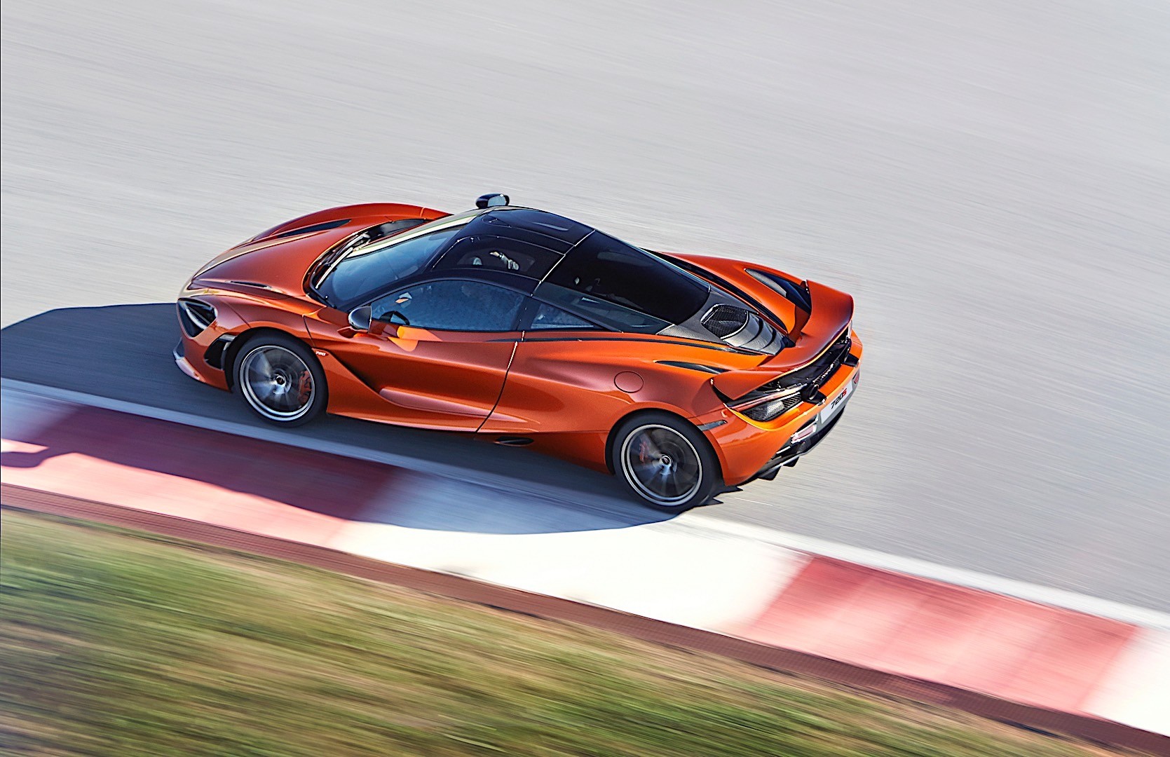 Mclaren 720S photo 13