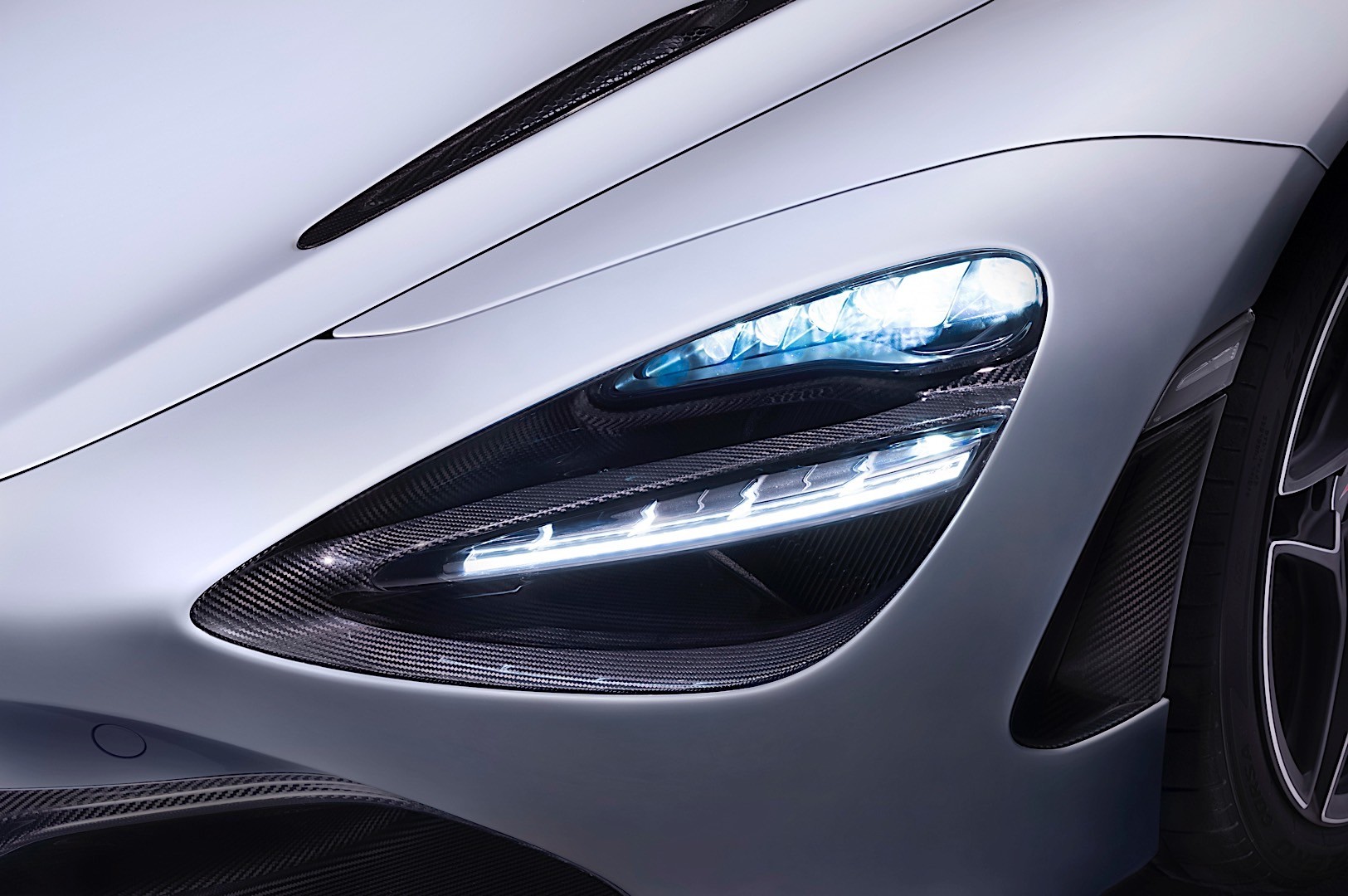 Mclaren 720S photo 17