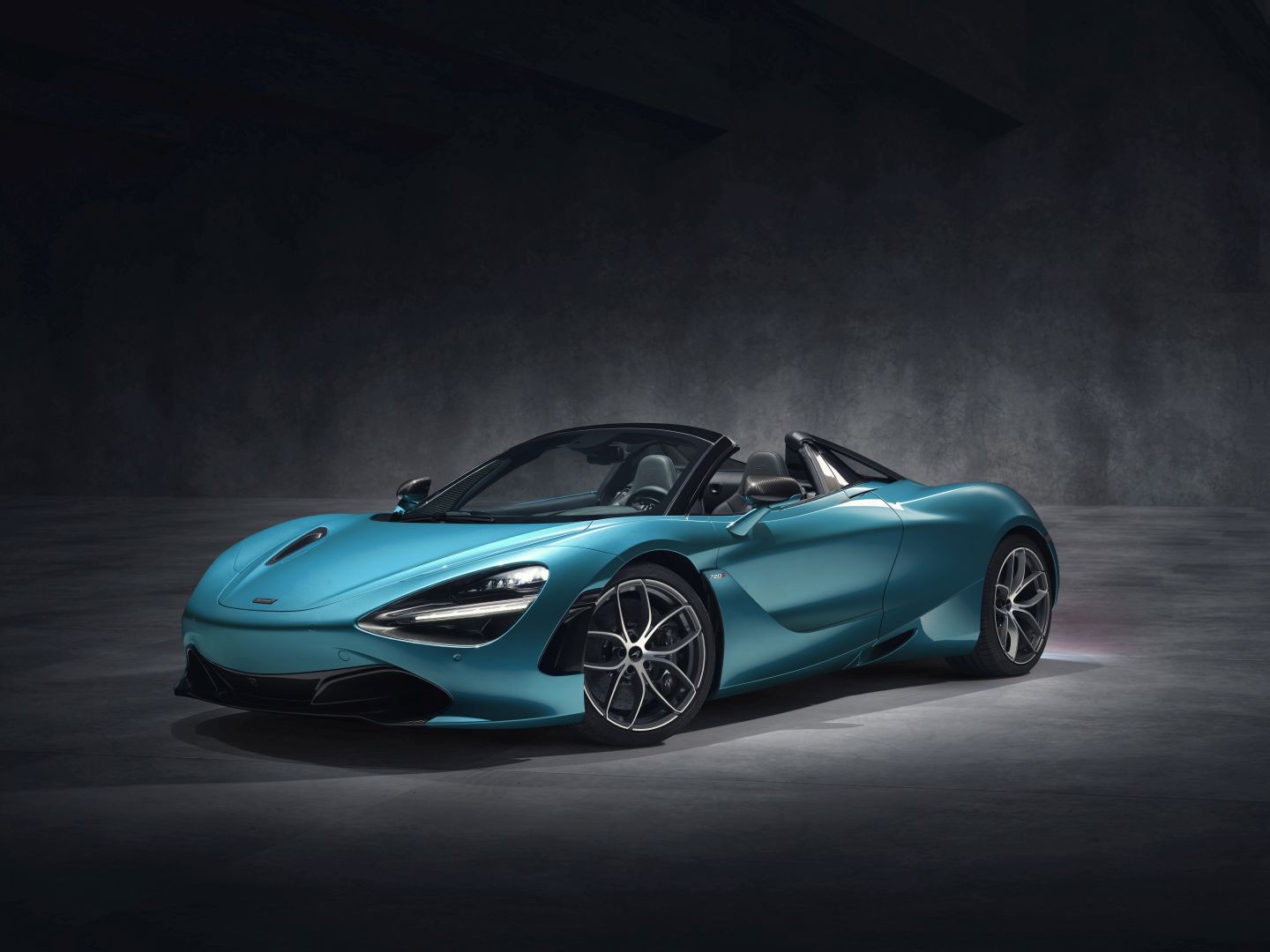 Mclaren 720S photo 2