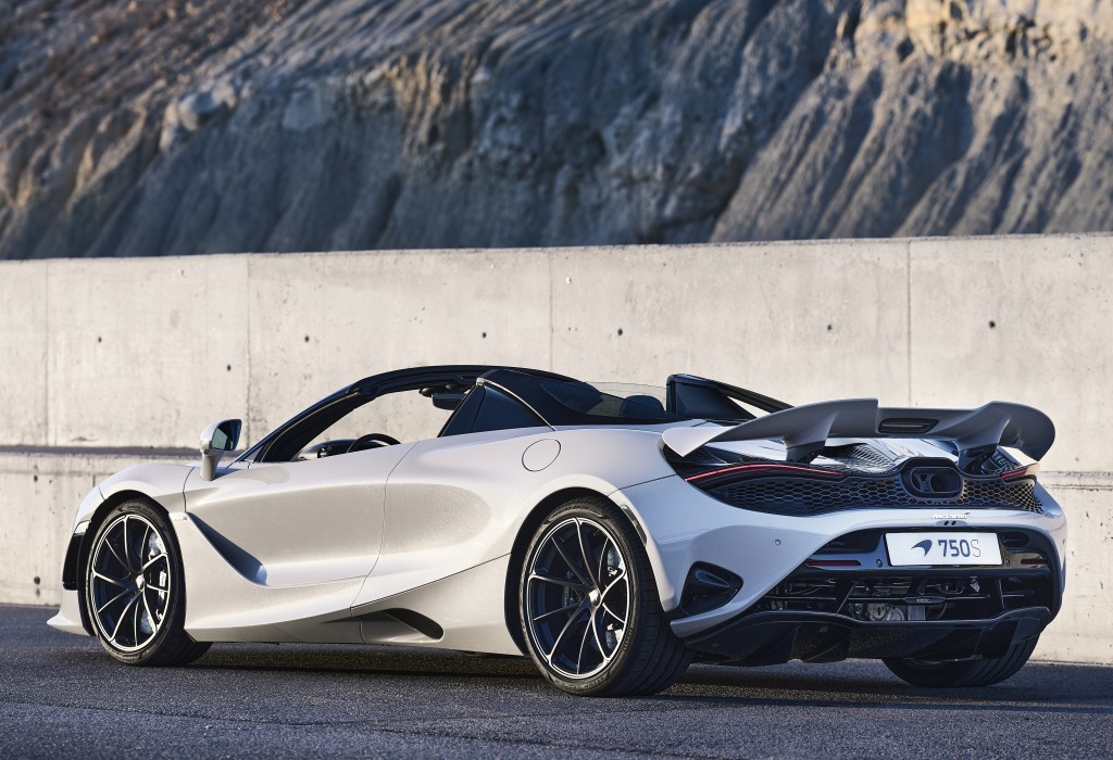 Mclaren 750S photo 18