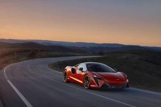 Mclaren Artura photo 13