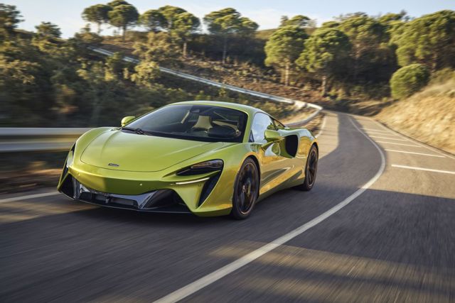 Mclaren Artura photo 24